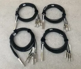 Amphenol 038-004-507-03 Lot Of 4 Qsfp To Infiniband 3m Ea Cable Emc Pn