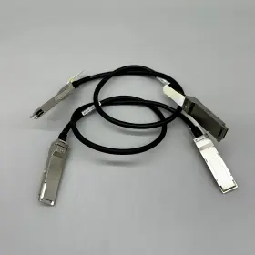 Qsfp10093084-200ahflf Amphenol Fci 10093084-200ahflf Lot 100 0.75m 40gbe Ethernet Networking Cable