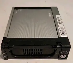 T-7-sa Istarusa 5.25 Inch To 3.5 Sata/sas Rugged Hdd Hotswap Rack/cage - Free Ship