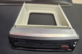 Cse-pt39l-b0 Supermicro 3.5 Inch Hot-swap Sca / Scsi 80pin Hard Disk Drive Tray